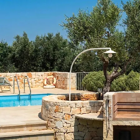 Trullo Del Poeta بيت للعطل *