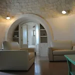 Trullo Del Poeta צ'יסטרנינו